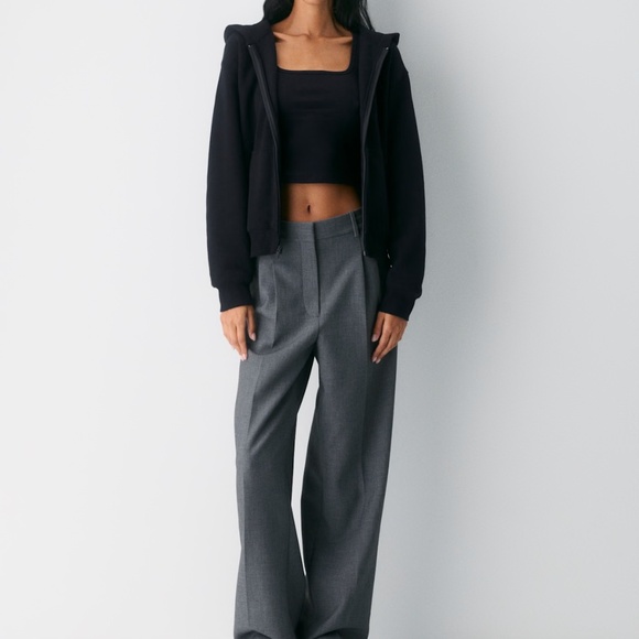 Aritzia Cozy Fleece Perfect Zip Up Hoodie Black Size Small - Picture 3 of 16